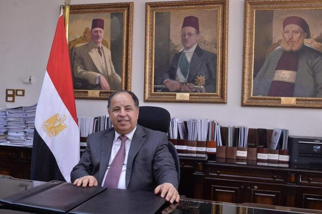 المالية: التعامل بحسم مع أى بضائع يتركها أصحابها بالموانئ