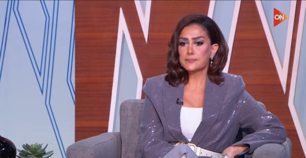 غادة عبد الرازق: «عائلتي قالتلي هتبقي كومبارس وتفضحينا»..