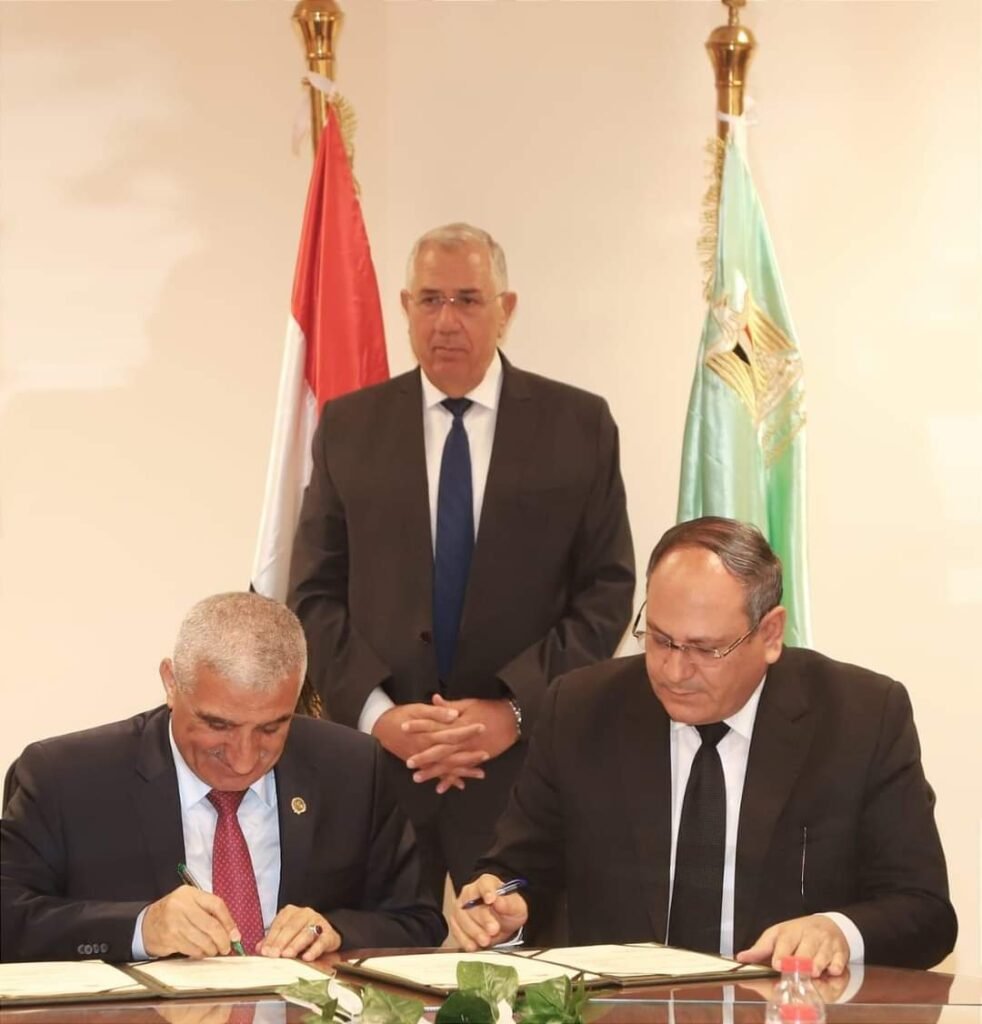 وزير الزراعة يشهد توقيع بروتوكول تعاون بين البحوث الزراعية والصحراء مع «أكساد» للتكيف مع التغيرات المناخية