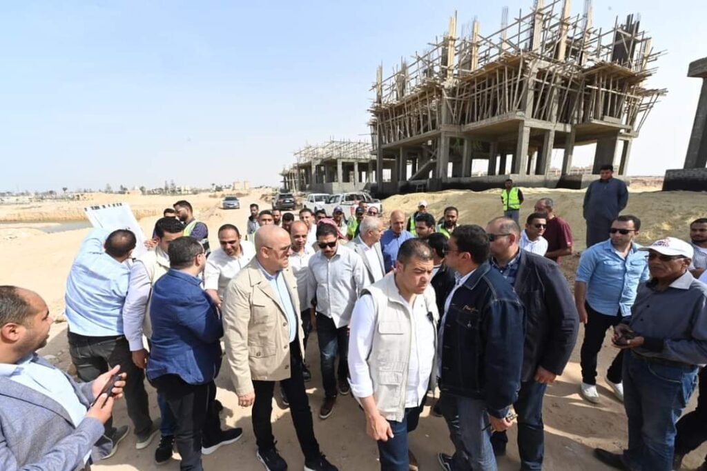 وزير الإسكان يتفقد الأعمال الجارى تنفيذها بمشروع مارينا 8 بمركز مارينا العلمين السياحي