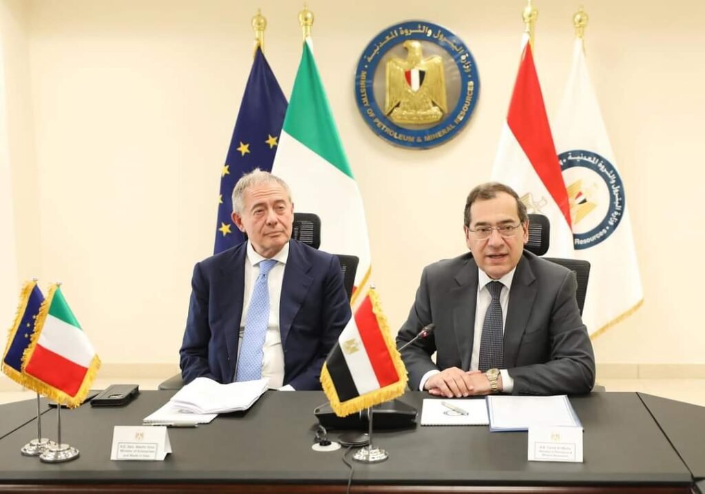 وزير البترول والثروة المعدنية يستقبل وزير الشركات الإيطالي