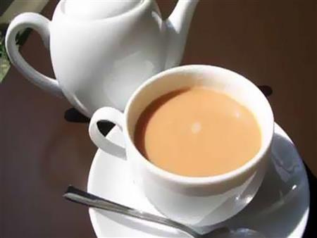 تعرف على مكتشف مشروب الشاي بلبن وفوائده
