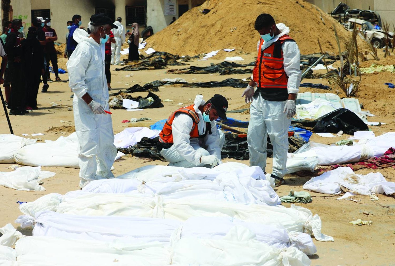 جرائم «المقابر الجماعية» تتكشف في غزة