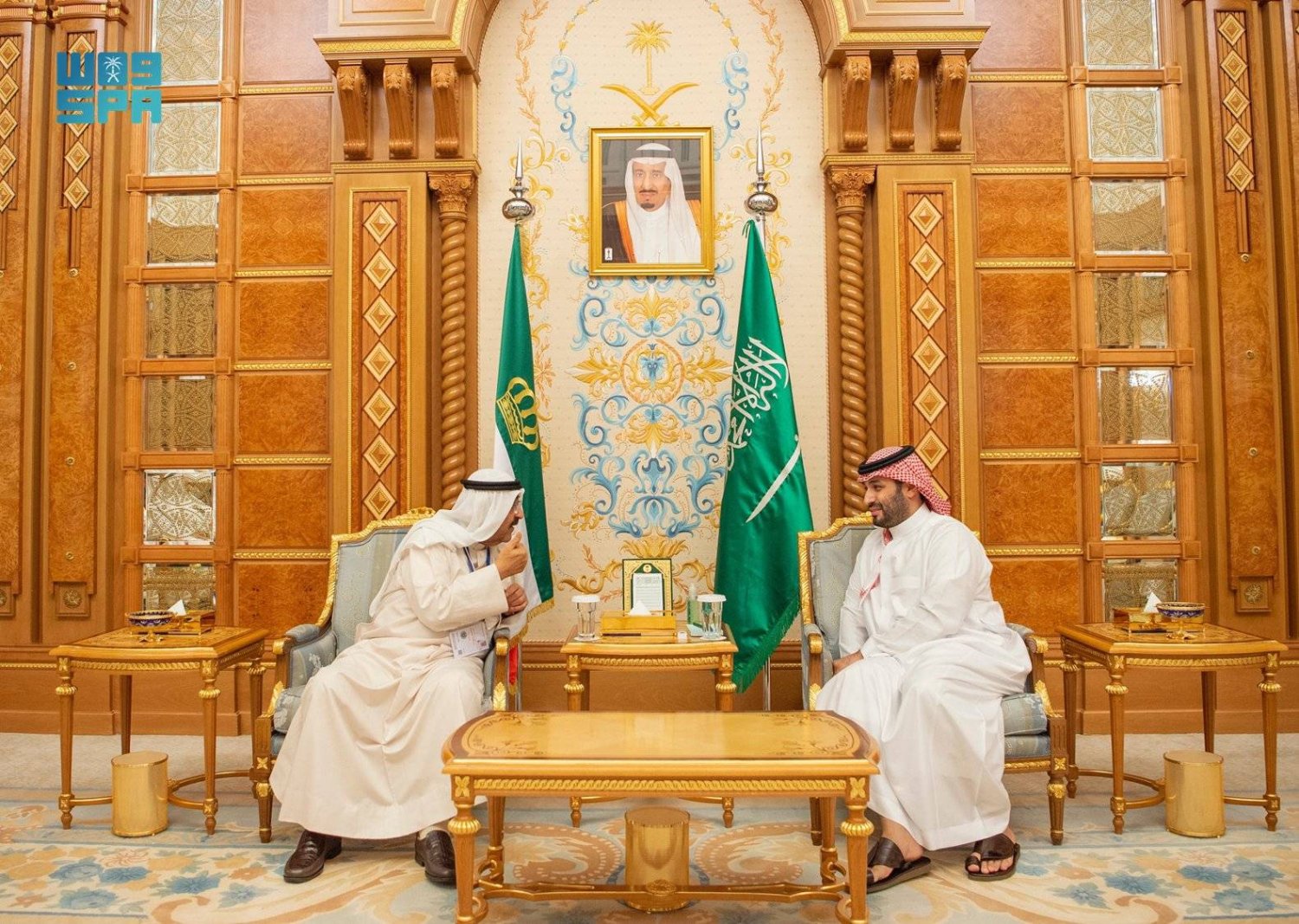 محمد بن سلمان يستعرض التطورات وتعزيز العلاقات مع مشعل الأحمد والسوداني