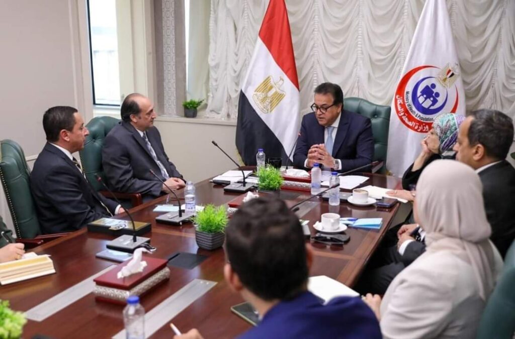 وزير الصحة يبحث مع ممثلي جمعية المعلومات الدوائية "DIA" سبل التعاون في تطوير الصناعات الدوائية