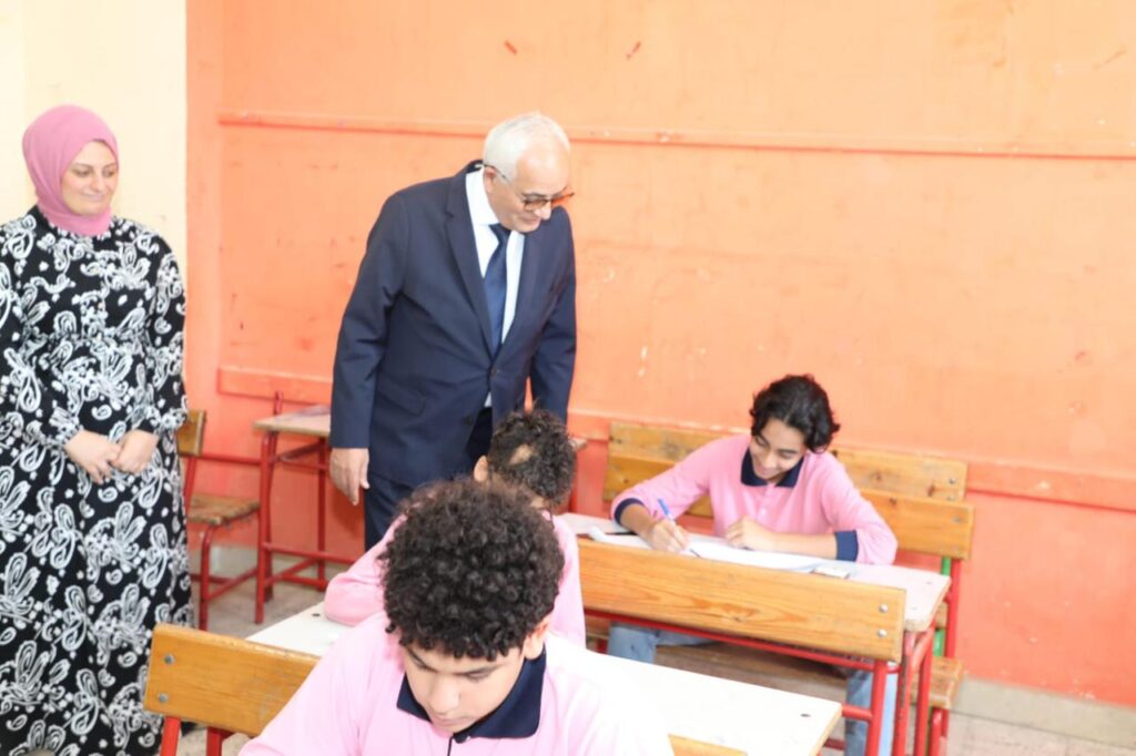 وزير التعليم يتابع امتحانات صفوف النقل للمرحلتين الابتدائية والإعدادية بالجيزة 