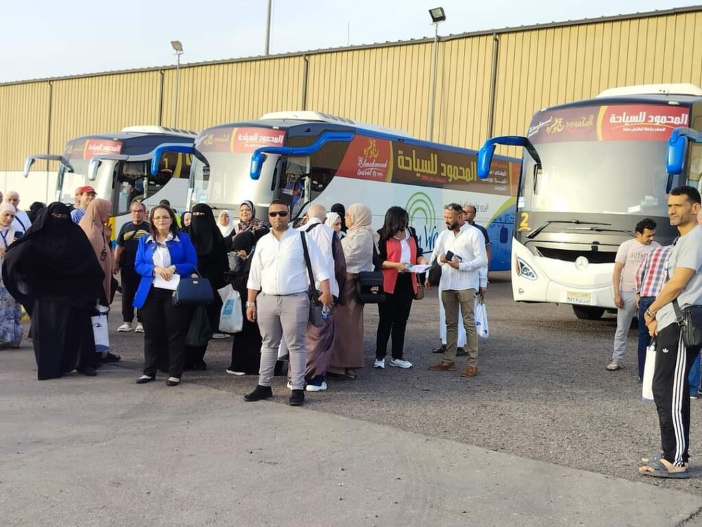 انطلاق أولى رحلات الحج السياحي البري ولجان السياحة  الوزارة تقوم تستقبل الحجاج بالموانئ