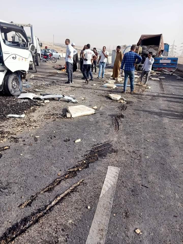 حادث تصادم سيارة بترول مع أخرى ميكروباص