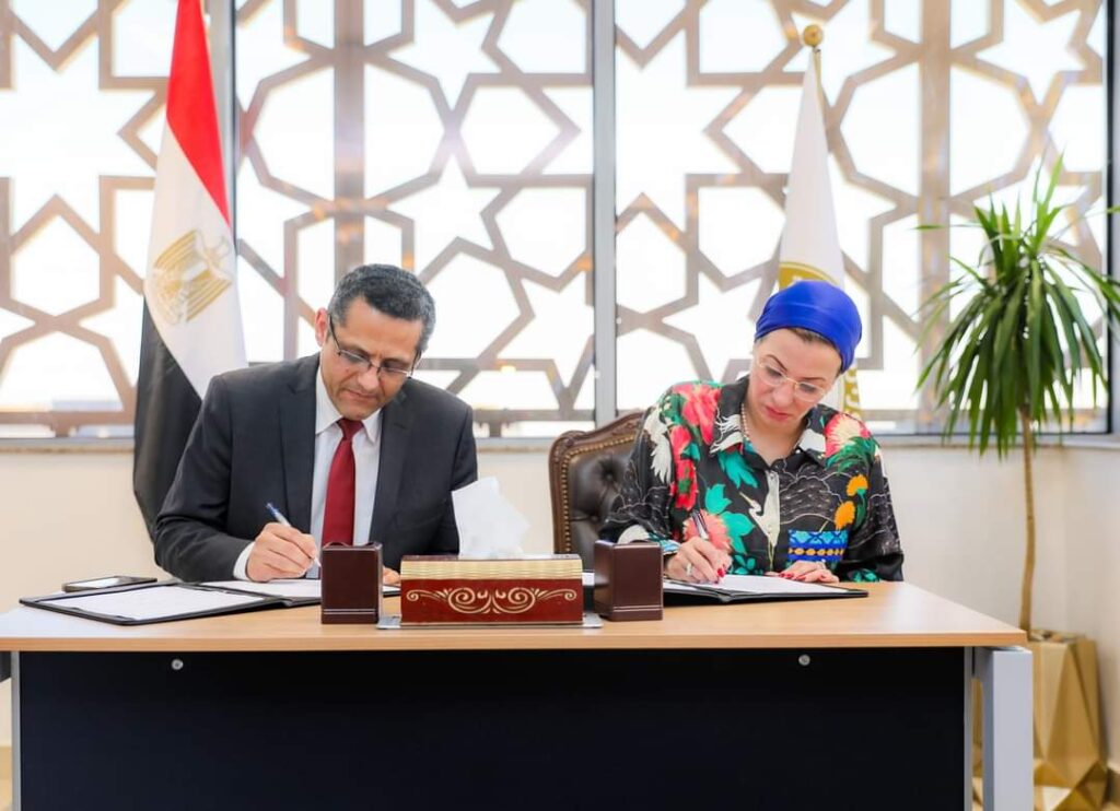 نقيب الصحفيين: هدفنا دعم شباب الإعلاميين وتنمية مهاراتهم الكتابية حول القضايا البيئية