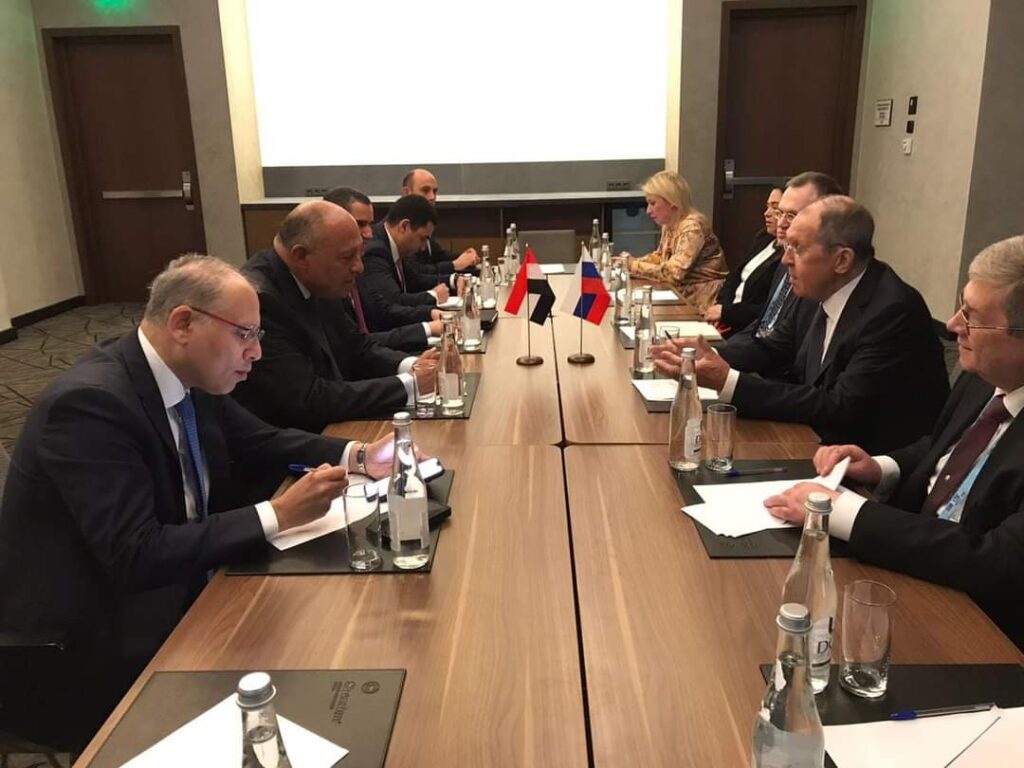 وزير الخارجية يعقد لقاءً ثنائياً مع وزير خارجية روسيا الاتحادية