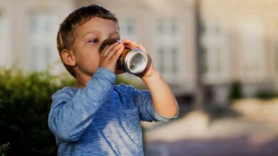 أضرار مشروب الطاقة على الأطفال