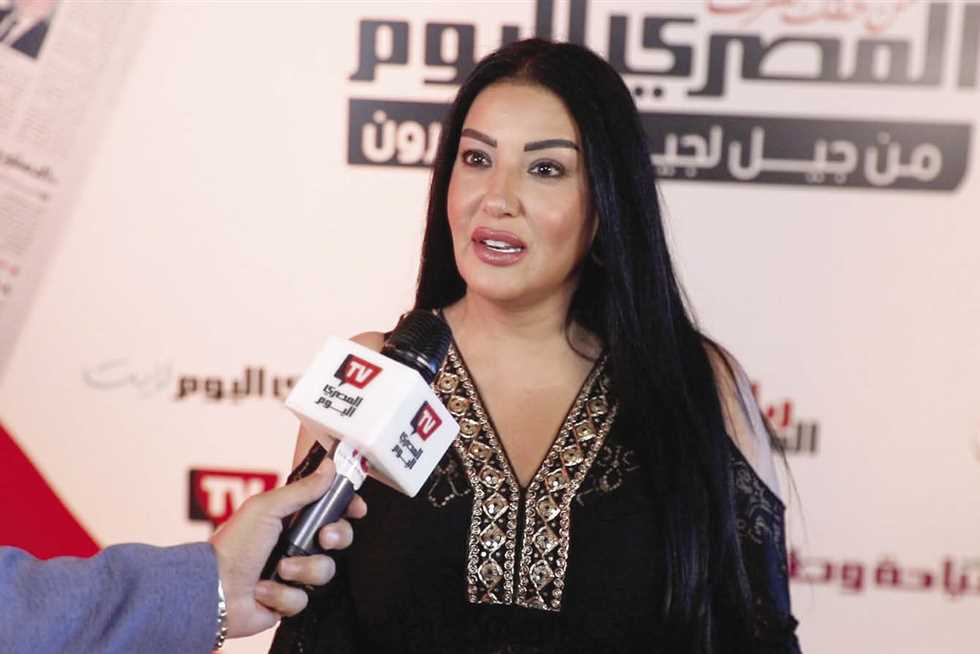 سمية الخشاب: الشهادة تقرطسها وتحط فيها طعمية