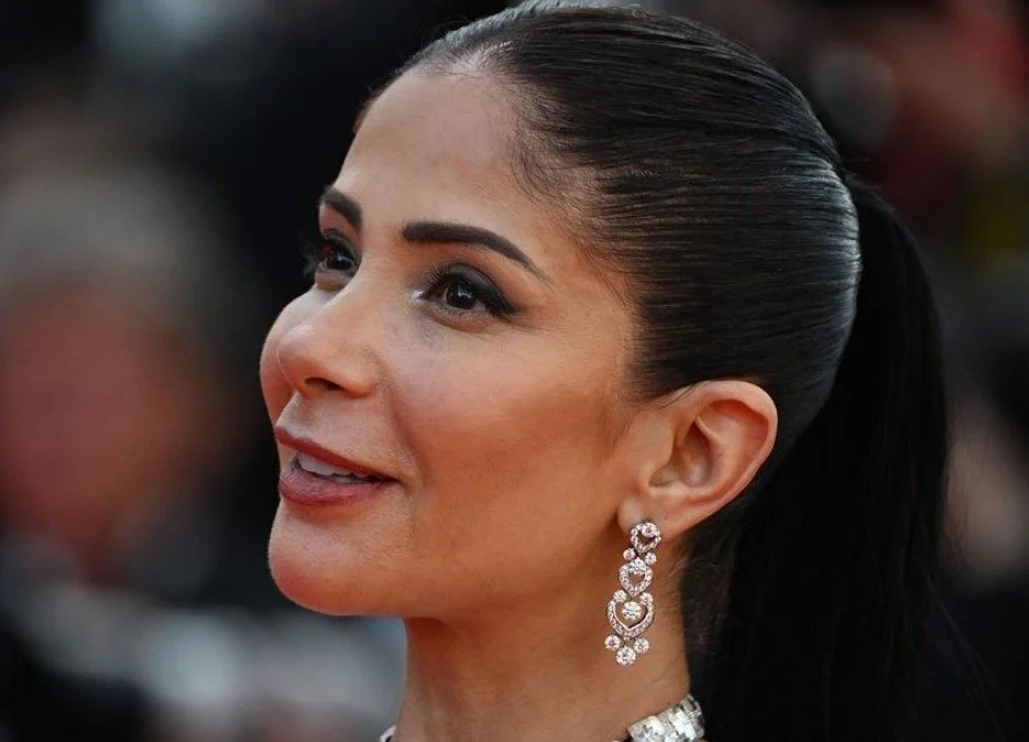الفنانة منى زكى