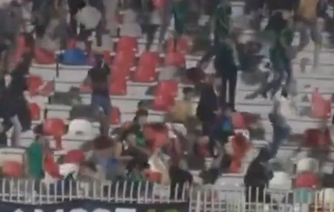 من أعمال الشغب في المباراة