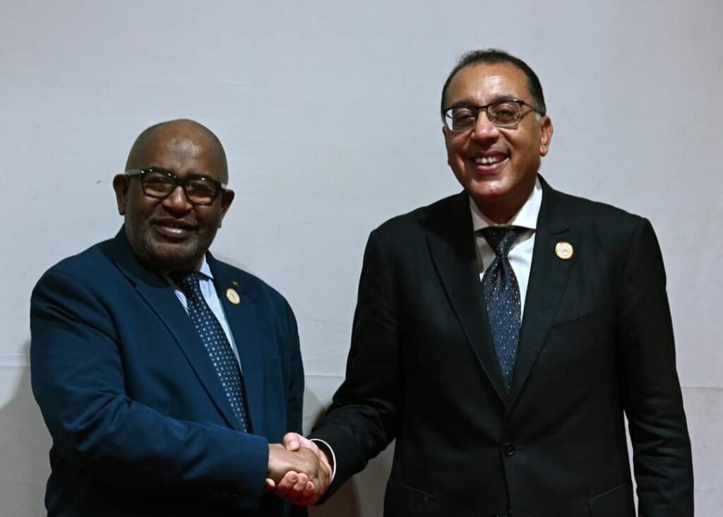 عاجل.. رئيس الوزراء يلتقي رئيس جمهورية جُزر القُمر