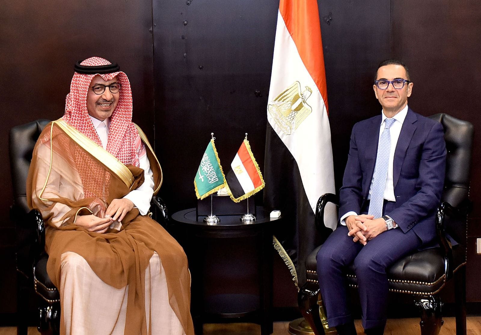 وزير الاستثمار و السفير السعودي