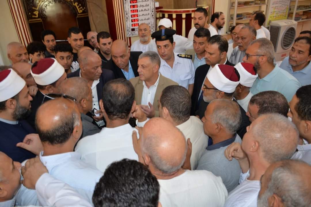 محافظ الإسماعيلية يعقد لقاء جماهيري عقب صلاة الجمعة