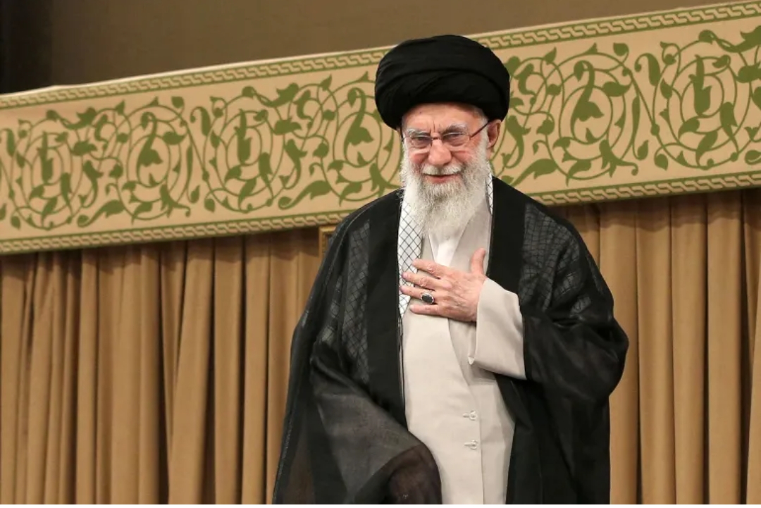 رويترز: نقل المرشد الأعلى خامنئي إلي مكان آمن داخل البلاد
