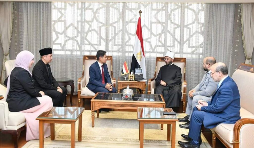 وزير الأوقاف يستقبل سفير سلطنة بروناي بالقاهرة والوفد المرافق له