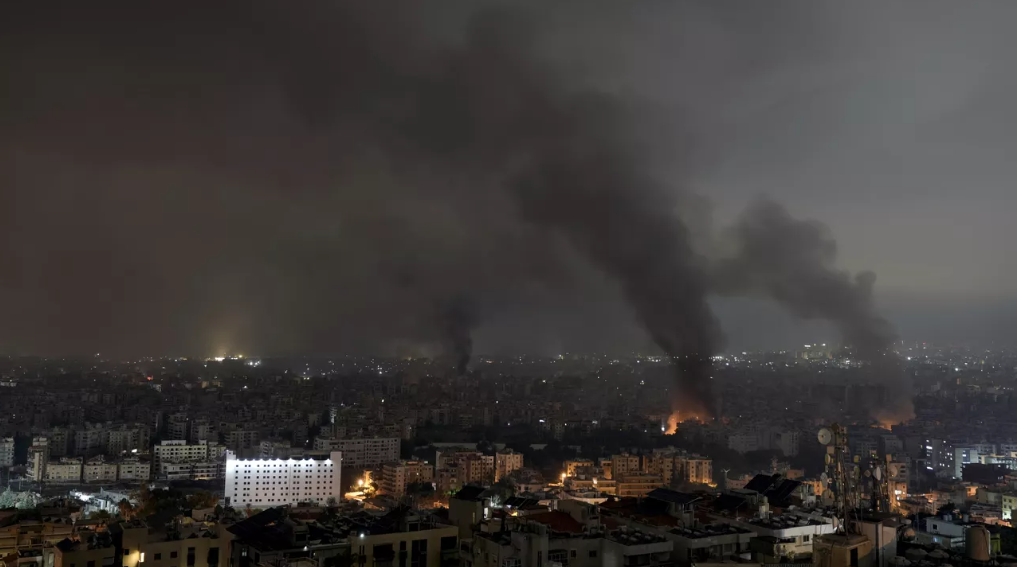 طيران الاحتلال يشن غارات عنيفة على منطقة الكفاءات بالضاحية الجنوبية لبيروت