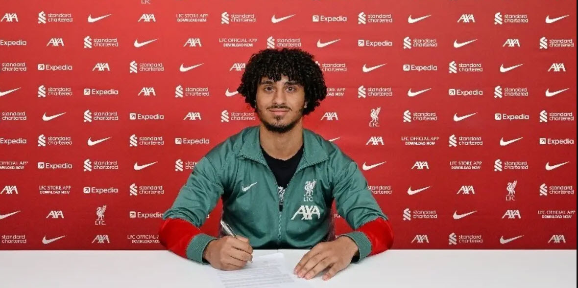 كريم أحمد يوقع مع نادي ليفربول