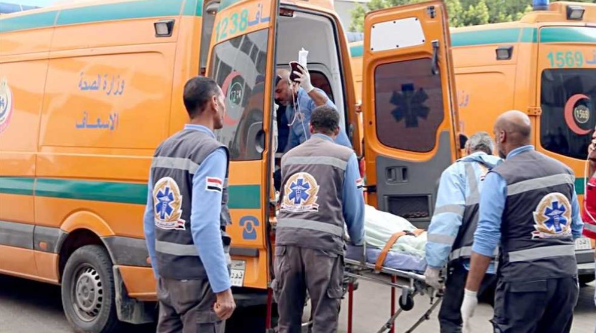 حادث الشرقية اليوم، مصرع شخص في الشرقية، إصابة 19 في حادث، طريق مصر الإسماعيلية الصحراوي، انقلاب ميكروباص بلبيس العاشر، حوادث الطرق في مصر، نزيف الأسفلت، أخبار الحوادث
